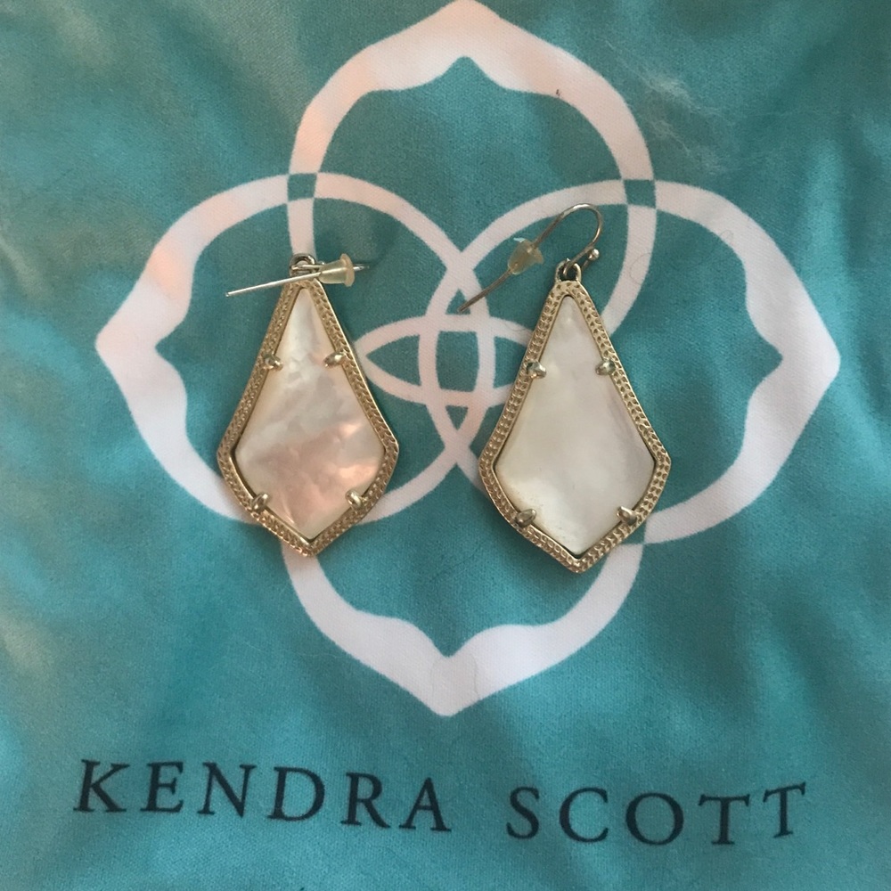 Kendra Scott White/Pearl Earrings